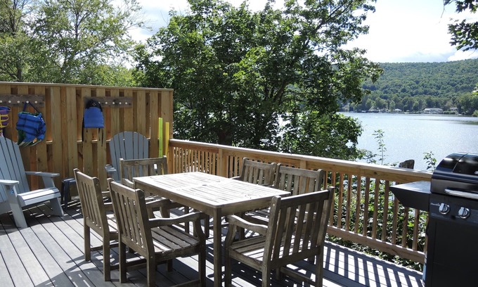 Maryland House | 3 Ducks on a Lake - New Renovation on Goodyear Lake