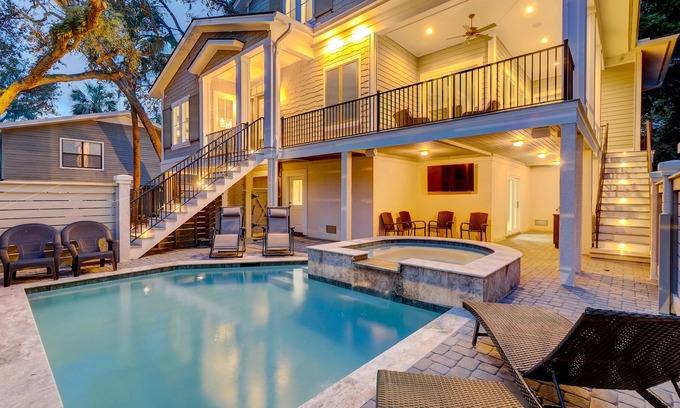 Hilton Head Island House | 3 Firethorn Way - 2nd Row (75 yards walk) to the Beach.