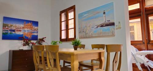Sliema Villa | 3 Floors Villa on Promenade 4 bedrooms 3 bathrooms V1