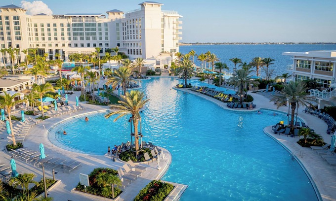 Charlotte Harbor Hotel | 3 Harbor front Room – Perfect for Dine w/Scenic Waterfront Backdrop