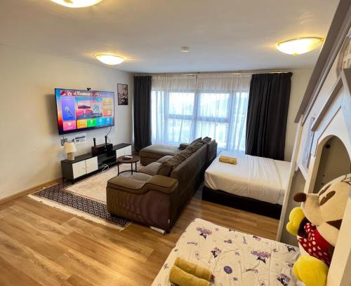 Taman Midah Apartment | 3 KAROKE kids play Big TV&Duplex unit 9 pax