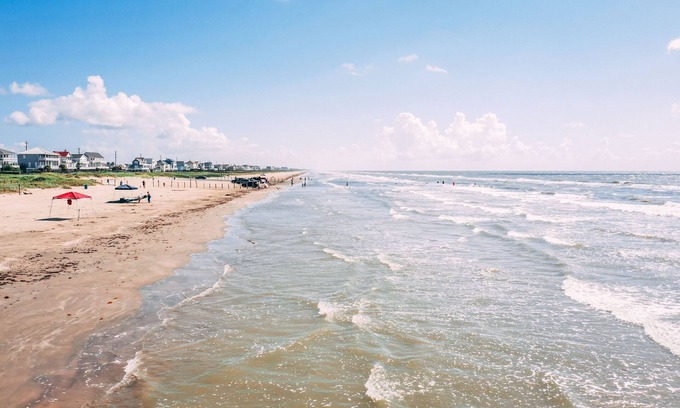 Galveston House | 3 KING BEDS 2 bath 2nd Row