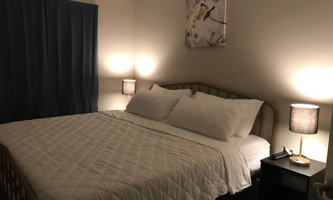Southside House | 3 King Size Beds! Mins from Mayo, UNF, and Beaches. Smart TVs!