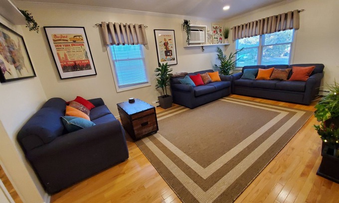 Norwalk House | 3-LEVEL RETRO HOUSE/CLOSE TO BEACH, NYC, STAMFORD, WESTPORT, GREENWICH