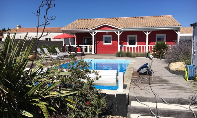 Brem Sur Mer House | 3 * listed wooden house by the sea with heated pool and Internet/WIFI