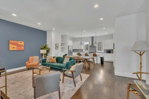 Nashville House | 3 Lux Homes Huge Rooftop 2mi to Broadway Sleeps 36