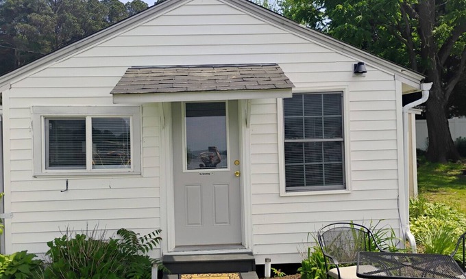 St. Michaels Cottage | #3 Mallard Cottage (located 3rd down drive)