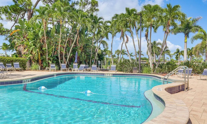 East Naples Condo | 3 Mi to Botanical Garden & Dtwn: Naples Condo