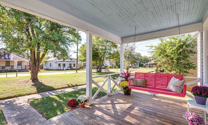 Porterdale House | 3 Mi to Downtown Covington: Cozy Getaway w/Porch!