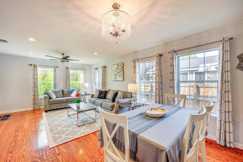 Denver Heights House | 3 Mi to Dtwn San Antonio Home with Deck and Casita!