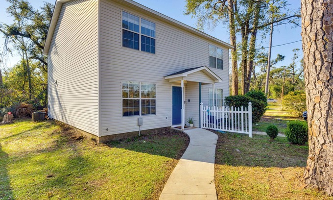 Lake Bradford -Cascade Lake House | 3 Mi to FSU: Townhome w/Patio in Tallahassee!