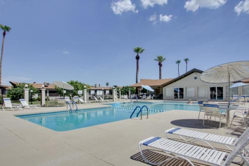 South Scottsdale Apartment | 3 Mi to Old Town, Community Pool Scottsdale Condo