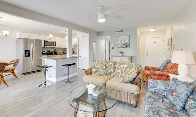 Gulf Gate Estates Condo | 3 Mi to Siesta Key Beach: Condo w/Heated Pool!