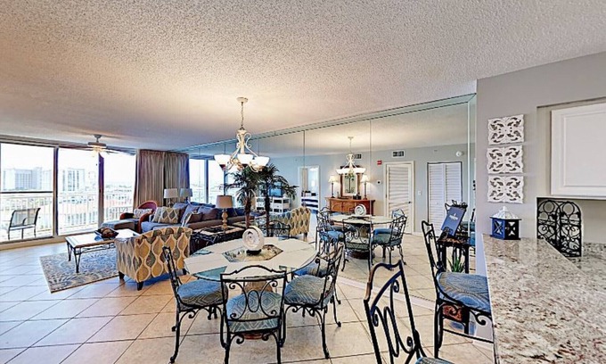 Destin Condo | 3 min walk to beach on boardwalk Beautiful, Breathtaking Views~6 fl sweet spot!
