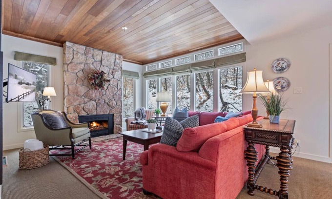 North Park City Condo | 3-Min Walk to Lifts ⛷️ | Cozy Park City Retreat