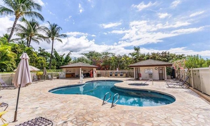 Kihei Condo | 3 minute walk to the beach! Newly renovated 1 bedroom 2 bath condo