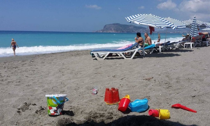 Tosmur Belediyesi Apartment | 3 minutes to the beach! Spacious and silent suite with pool.
