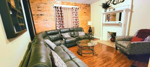 Corryville House | 3 or 4 Bdrm Home Near Univ of Cincinnati