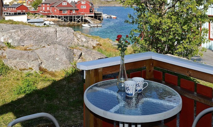 Henningsvaer House | 3 person holiday home in Henningsvær-By Traum