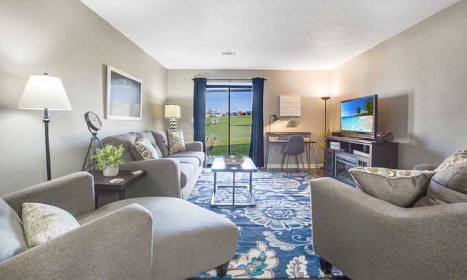 Table Rock Condo | 3 Pools, Year Round Indoor pool and Hot tub, Gorgeous and Fun/10th Tee, WALK IN