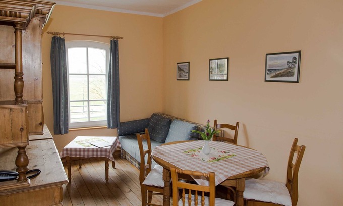 Zweedorf Apartment | 3-room-apartment-DB (2-4 persons) - Ostsee-Landhaus