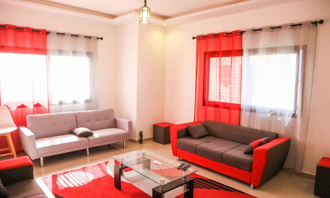 Dakar Apartment | 3 room apartment with two bathrooms and two bedrooms. Secure neighborhood.