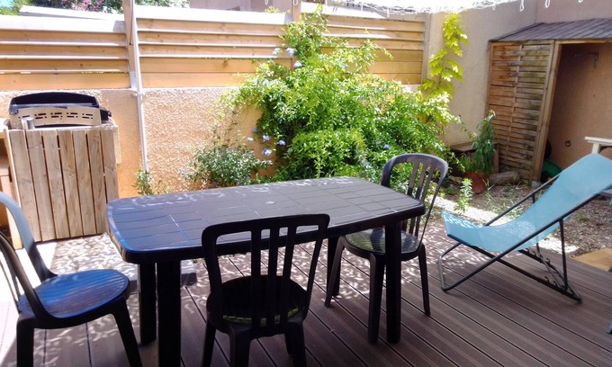 La Franqui Apartment | 3-room apartment with garden near beach and shops