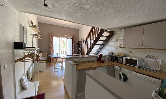 Les Angles Apartment | 3-room apartment with mezzanine and parking