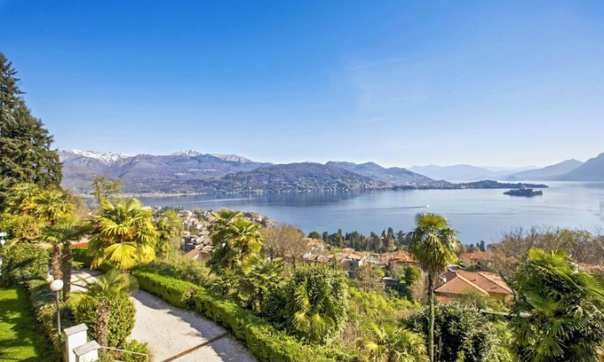 Carciano Apartment | 3-room apartment with balcony in an Art Nouveau villa with communal pool