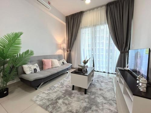 Kuala Lumpur Apartment | 3 Room Cozy Comfy 1-11 pax Old Klang Road 7 min to Midvalley