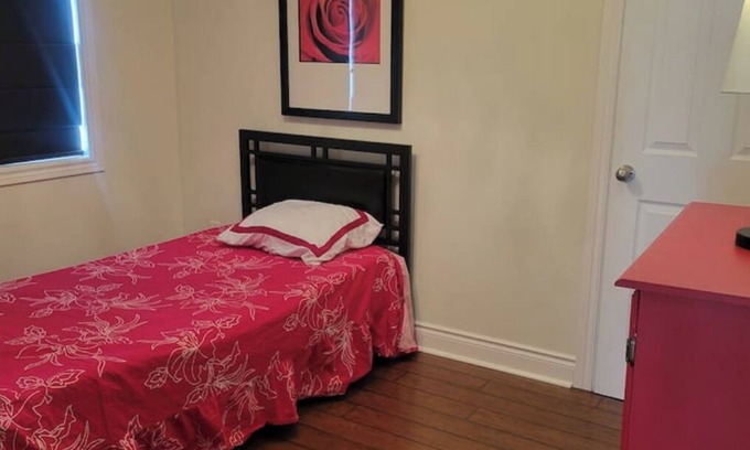 Hamilton House | 3 rooms at 150 Leinster : a home away from home