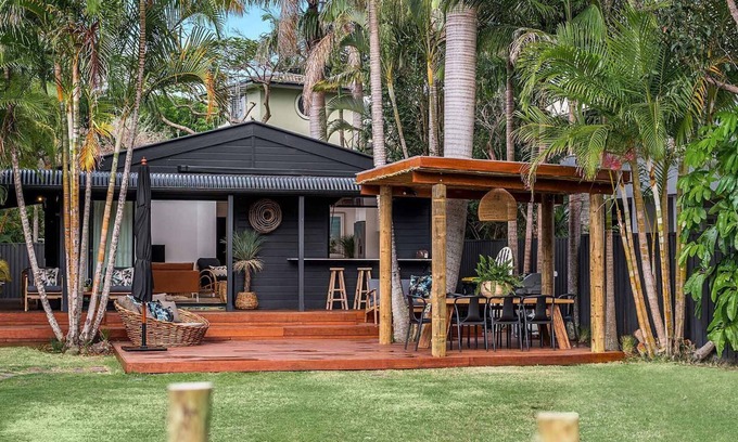 Belongil House | 3 Salty Sisters - Are you looking for the perfect Byron Bay beach getaway?