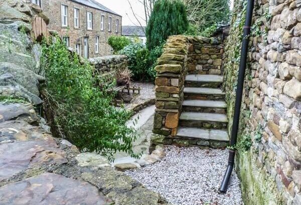 Burton-in-Lonsdale Cabin | 3 Stonebower Cottages, BURTON-IN-LONSDALE