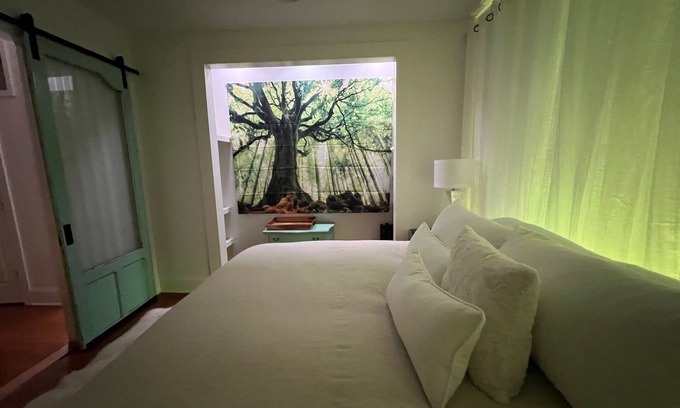 Madison House | 3-suite cottage spa (aaaah!) house—amenities galore, in historic Madison Indiana