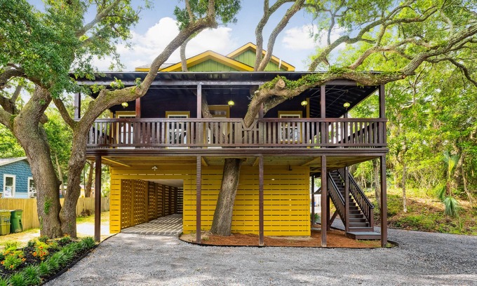Folly Beach House | 30+ Luxury House by the River