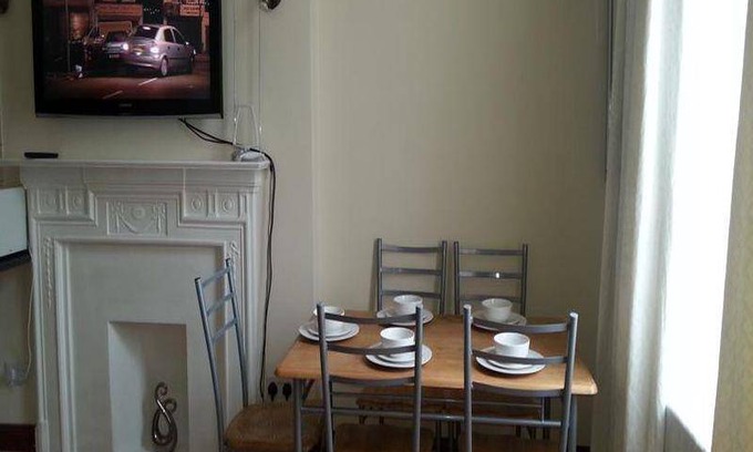 Queen's Gate Apartment | 30 m² Apartment ∙ 3 bedrooms ∙ 4 guests