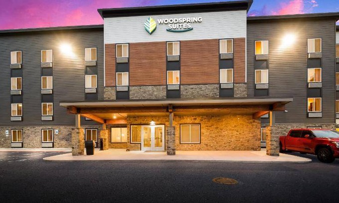East Lansing Hotel | 30 m² Hotel ∙ 4 guests