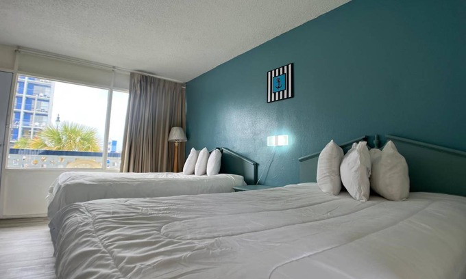 Downtown Myrtle Beach Hotel | 30 m² Hotel ∙ 4 guests