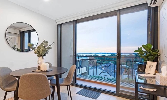 South Perth Apartment | 30 Stunning views all year round- comforts. South Perth