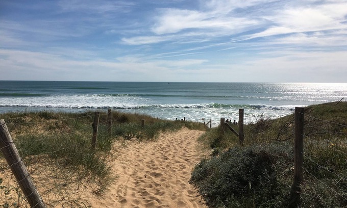 Saint-Pierre-d'Oleron House | 300 M from the sandy beach near Cotinière.