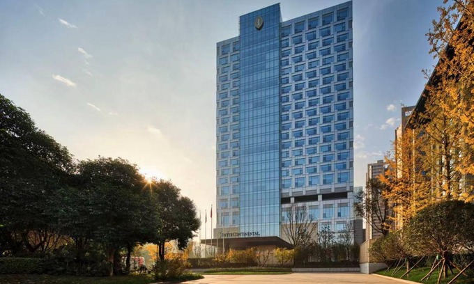 Weiyang Hotel | 300 m² Hotel ∙ 3 bedrooms ∙ 127 guests