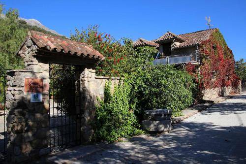 Jimera de Libar House | 300 m² House ∙ 3 bedrooms ∙ 6 guests