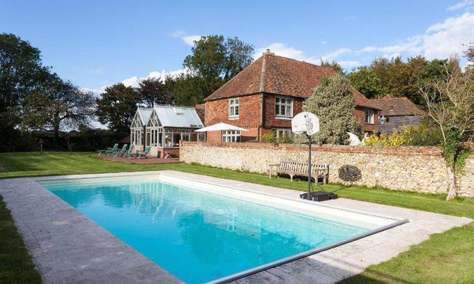 Ashford House | 300 m² House ∙ 4 bedrooms ∙ 10 guests
