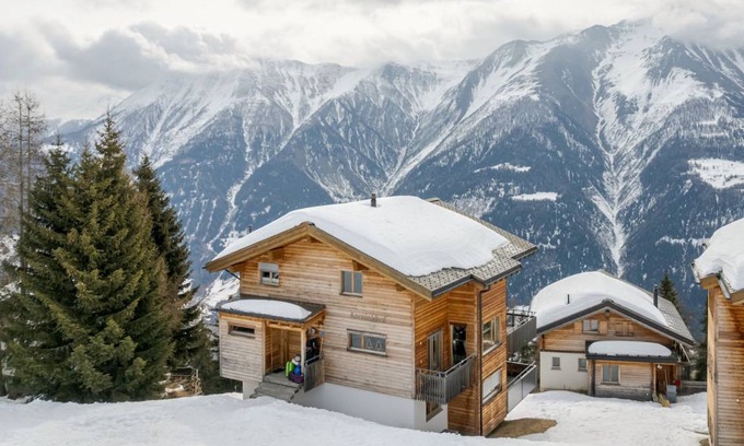 Bettmeralp House | 300 m² House ∙ 5 bedrooms ∙ 10 guests