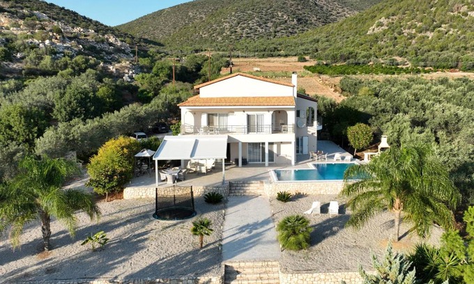 Kandia House | 300 m² House ∙ 5 bedrooms ∙ 10 guests