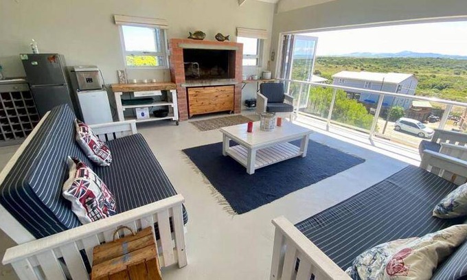 Paradise Beach House | 300 m² House ∙ 4 bedrooms ∙ 8 guests