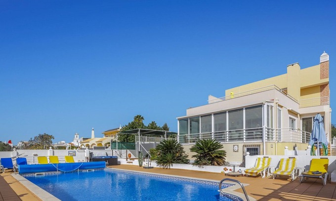 Pera Villa | #300 Vivenda Miradouro by Home Holidays