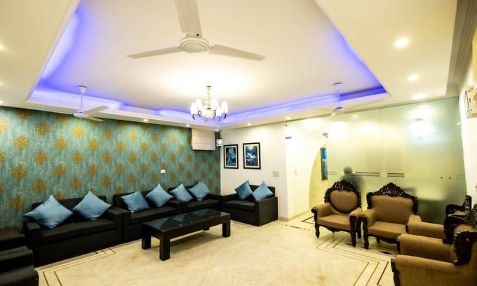 Vasant Kunj Apartment | 3000 m² Apartment ∙ 5 bedrooms ∙ 12 guests
