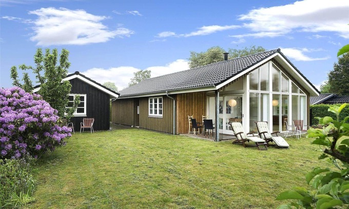 Beder Malling House | 30048 Beder - Solsortevænget 5