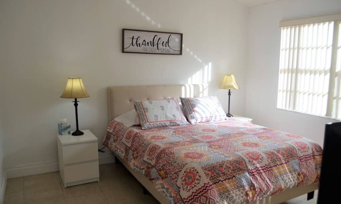 Boca Raton Apartment | 300D - West Boca 1 Bed/1Bath - walking distance to Evert